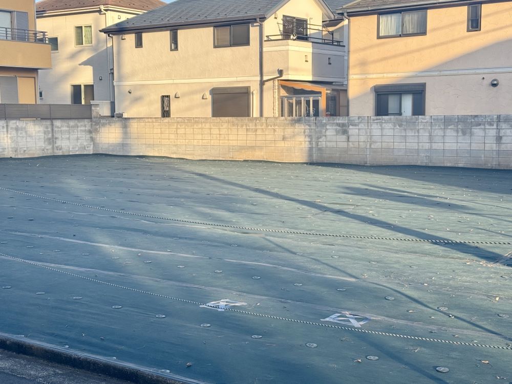 防草シートの設置